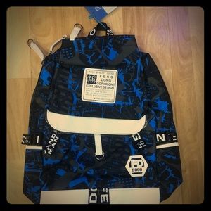 Feng dong charging backpack